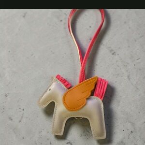 New Condition Cute Pegasus Horse Bag
Charm / Keychain - Pink & Gray Faux Leather